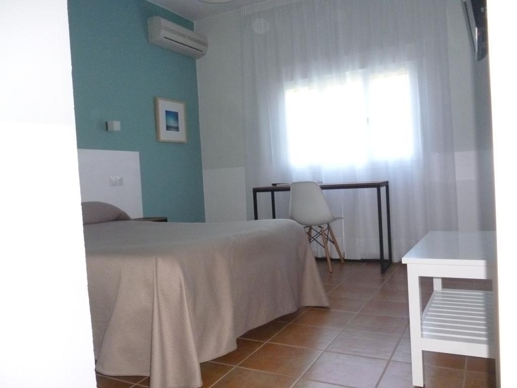 Hostal Las Cumbres Конил-де-ла-Фронтера Екстериор снимка
