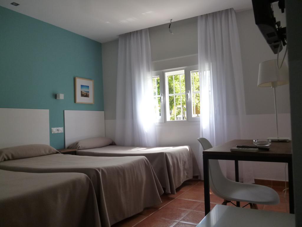 Hostal Las Cumbres Конил-де-ла-Фронтера Екстериор снимка